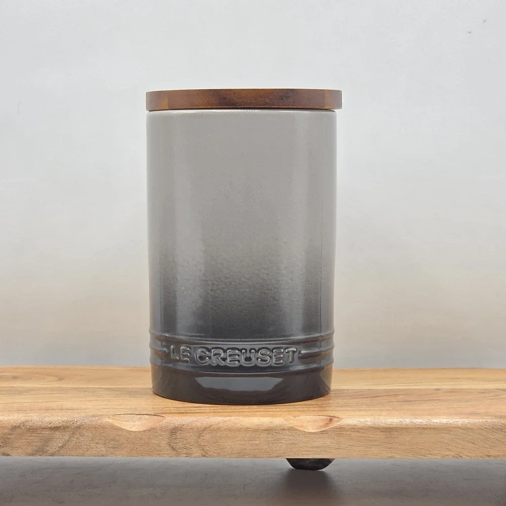 Le Creuset Flint 26oz Stoneware Canister with Wooden Lid New Factory Second